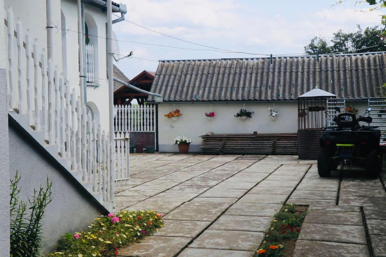 Садиба Анна - Термальні Води Косино Zapson Exterior foto
